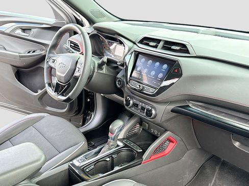 Used 2023 Chevrolet TrailBlazer RS w/ Convenience Package FWD image 5
