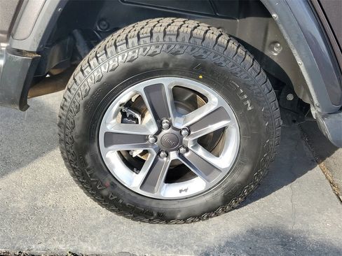 Used 2021 Jeep Wrangler Unlimited Sahara image 5