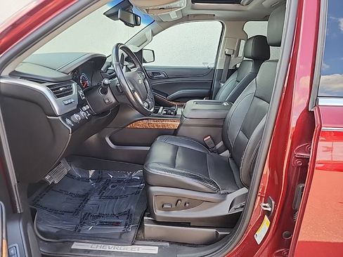 Used 2018 Chevrolet Suburban Premier AWD/4WD image 9