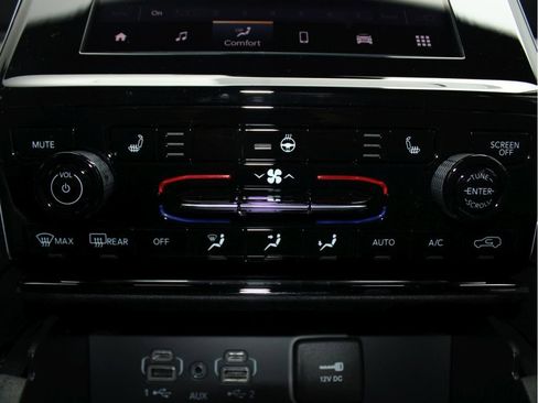 New 2025 Jeep Grand Cherokee Laredo X w/ Luxury Tech Group I image 20