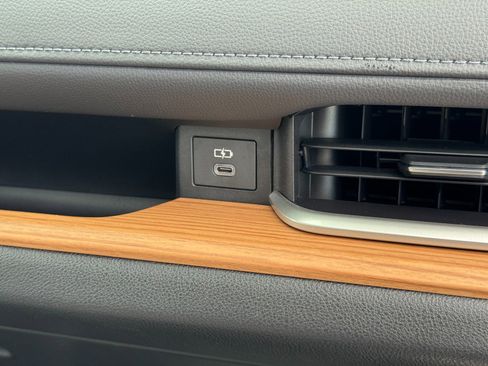 Used 2024 Toyota Grand Highlander Platinum image 37