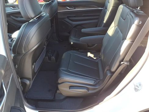 New 2025 Jeep Grand Cherokee L Limited image 12