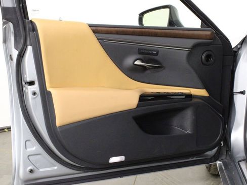 Used 2022 Lexus ES 350 w/ Premium Package image 16