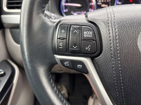 Used 2016 Toyota Highlander XLE FWD image 22