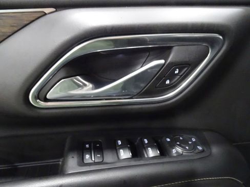 Used 2024 Chevrolet Suburban Premier image 18