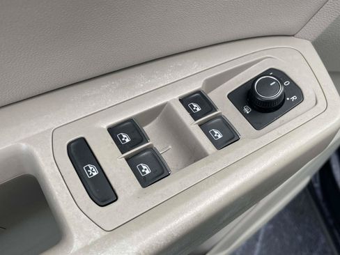 Used 2018 Volkswagen Atlas SE w/ R-Line Package FWD image 18