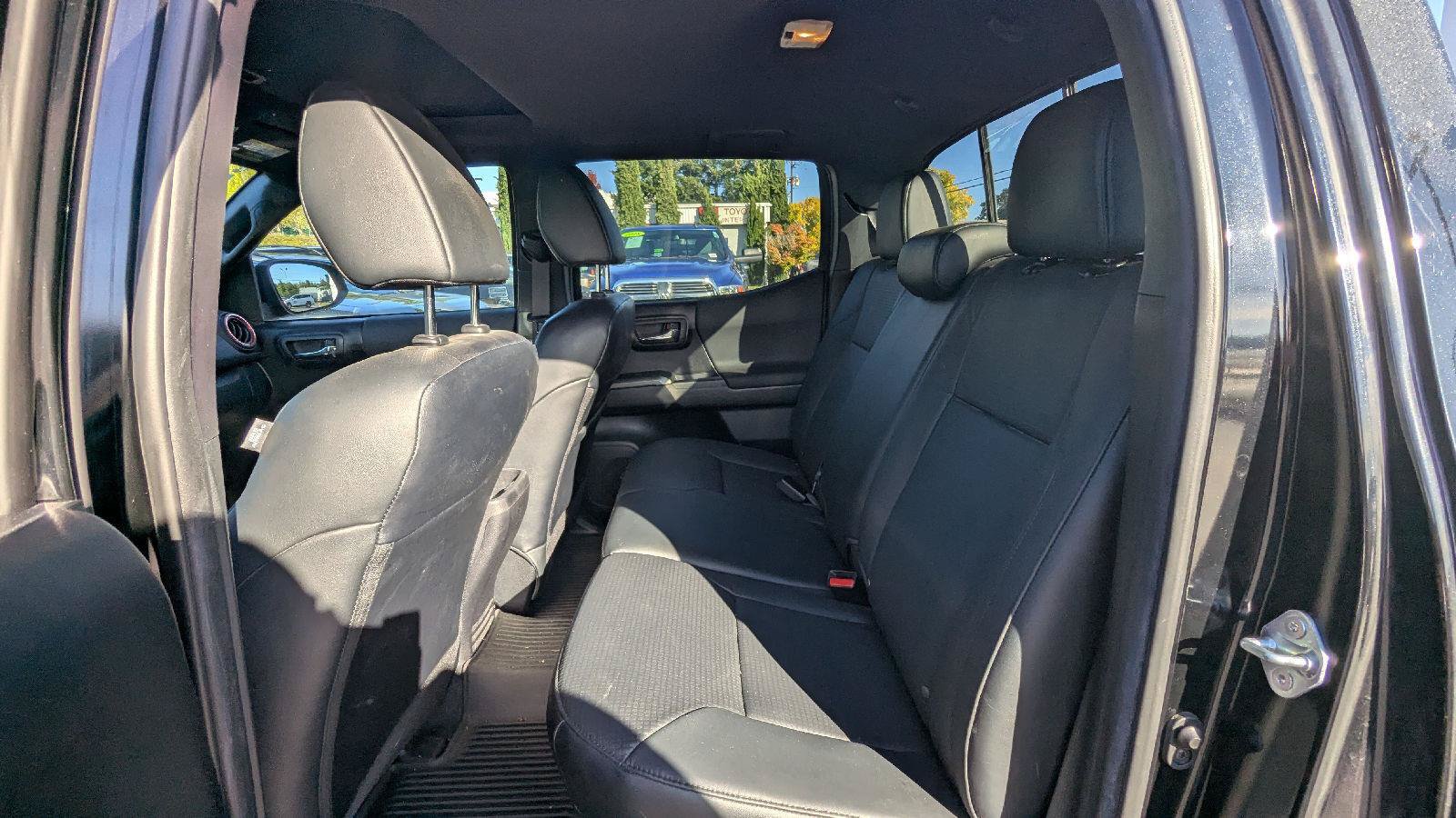 Used 2021 Toyota Tacoma TRD Sport w/ TRD Premium Sport Package AWD/4WD image 12