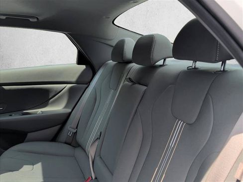 Used 2025 Hyundai Elantra SEL FWD image 22