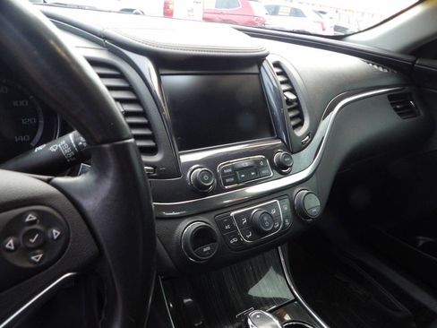 Used 2017 Chevrolet Impala LT image 7