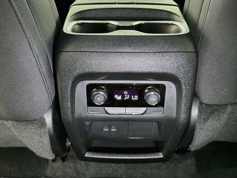 Certified 2026 Chevrolet Traverse LT FWD image 23