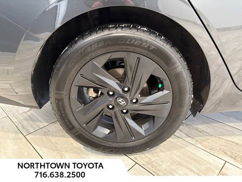 Used 2023 Hyundai Elantra SEL image 32