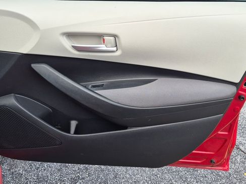 Used 2020 Toyota Corolla LE FWD image 30