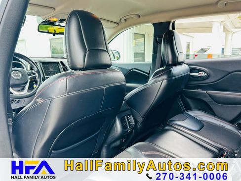Used 2016 Jeep Cherokee Trailhawk w/ Trailer Tow Group AWD/4WD image 15