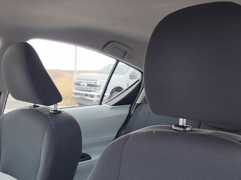 Used 2013 Toyota Prius C Three image 9