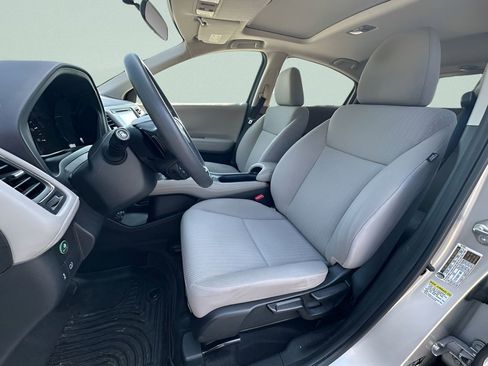 Used 2016 Honda HR-V EX image 9