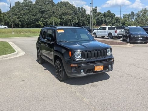 Certified 2022 Jeep Renegade Altitude w/ Convenience Group AWD/4WD image 7