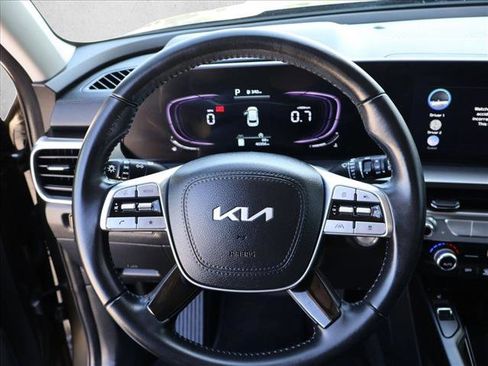 Used 2025 Kia Telluride S AWD/4WD image 14