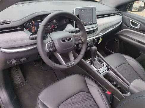 New 2026 Jeep Compass Latitude image 10