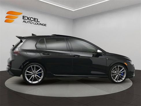 Used 2024 Volkswagen Golf R image 5
