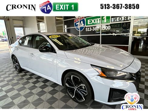 Used 2024 Nissan Altima 2.5 SR FWD image 1