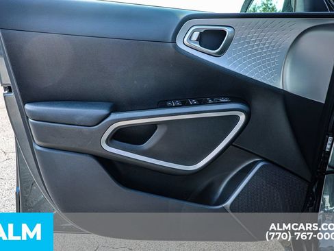 Used 2025 Kia Soul LX w/ LX Technology Package FWD image 43