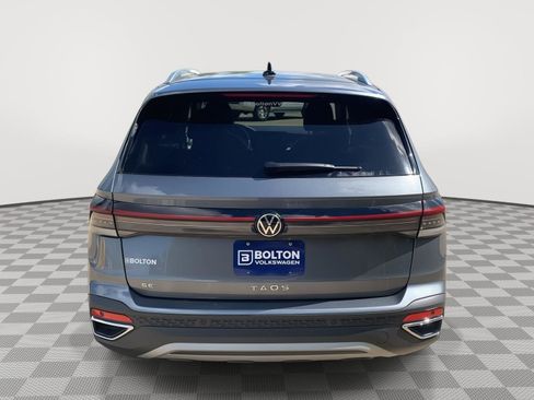 Used 2025 Volkswagen Taos SE w/ Taos MDO Package image 4