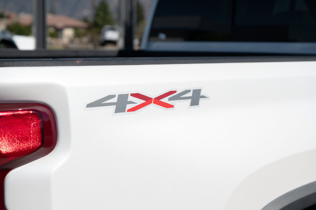 Used 2022 Chevrolet Silverado 2500 LTZ w/ LTZ Convenience Package AWD/4WD image 13