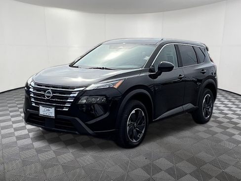 Used 2025 Nissan Rogue SV AWD/4WD image 3