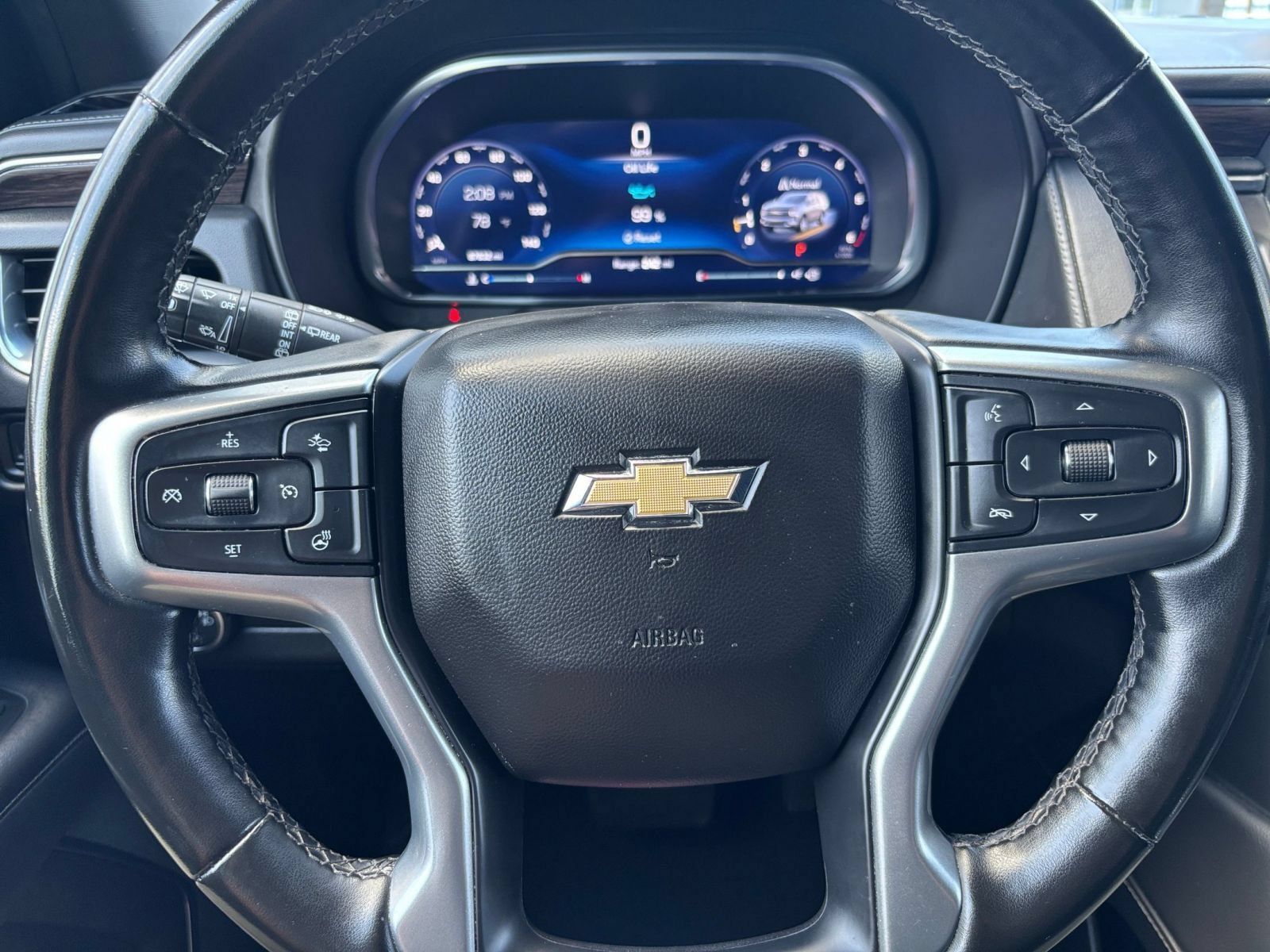 Used 2023 Chevrolet Tahoe LT w/ Luxury Package RWD image 30