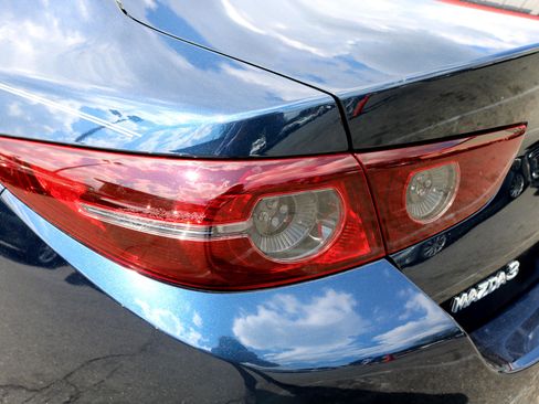 Used 2021 MAZDA MAZDA3 s image 10