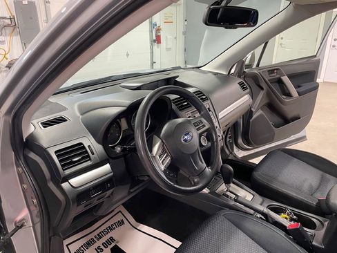 Used 2015 Subaru Forester 2.5i Premium w/ All-Weather Package AWD/4WD image 9