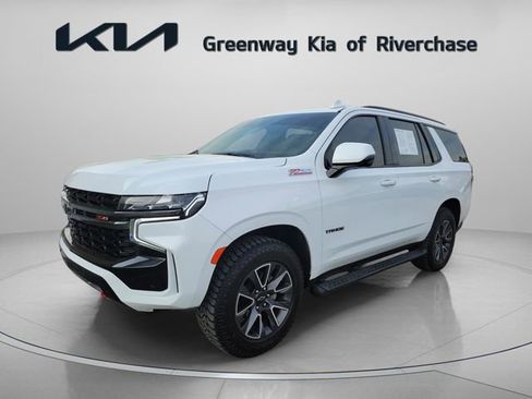 Used 2022 Chevrolet Tahoe Z71 w/ Luxury Package AWD/4WD image 3