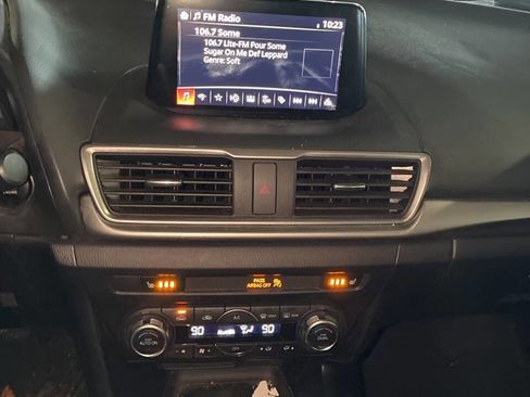 Used 2017 MAZDA MAZDA3 Touring image 12