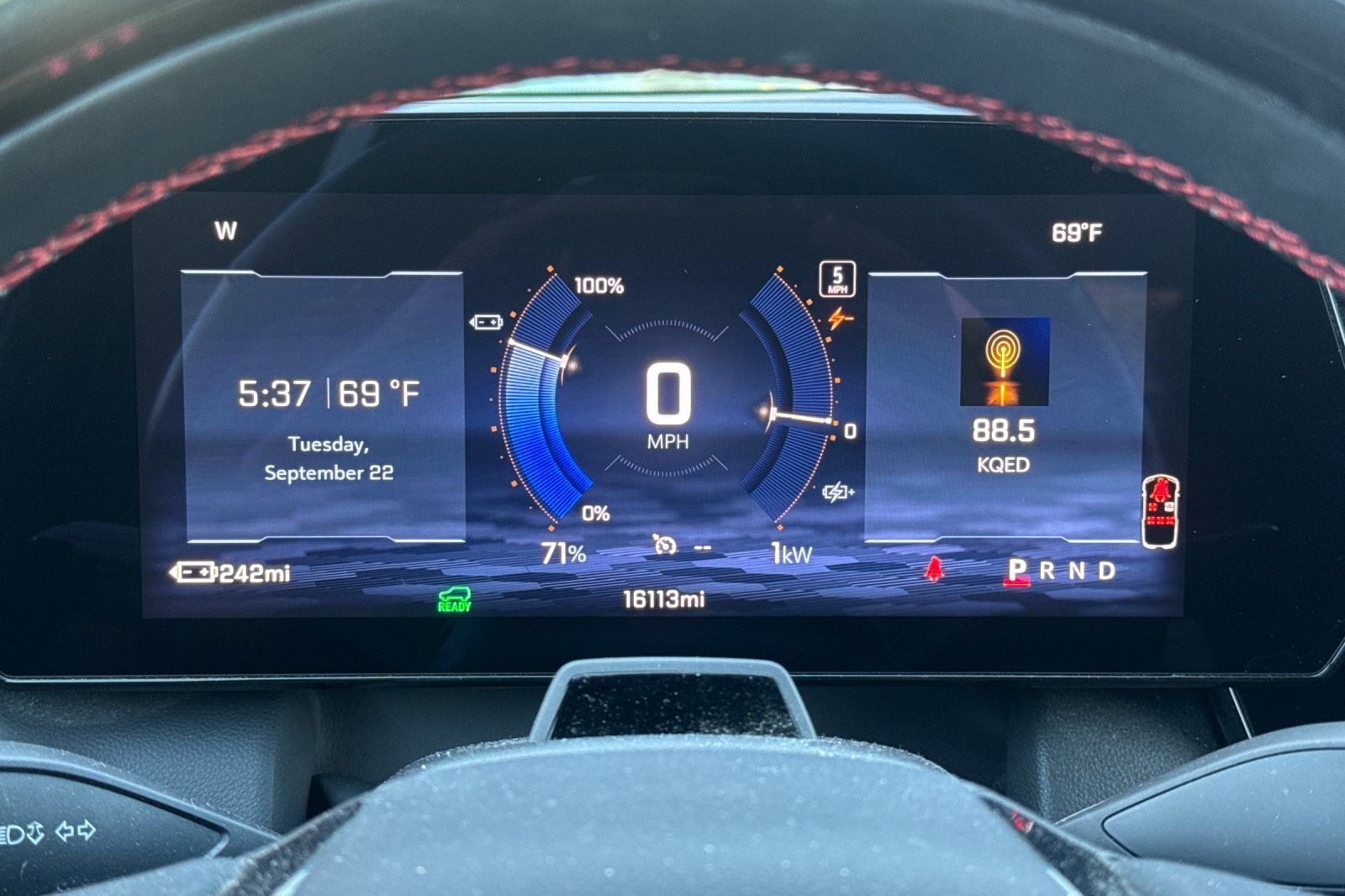 Used 2024 Chevrolet Equinox EV RS FWD image 37