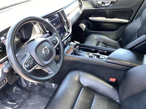 Used 2021 Volvo S60 T5 Momentum FWD image 29