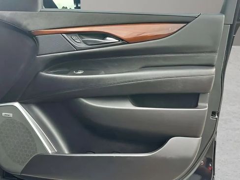 Used 2019 Cadillac Escalade ESV Premium Luxury image 43