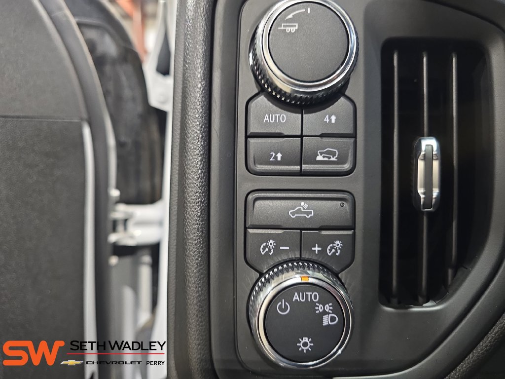 Used 2024 GMC Sierra 1500 Pro w/ Graphite Edition AWD/4WD image 26