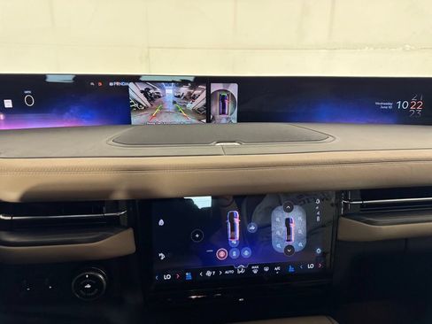 Certified 2025 Lincoln Navigator Black Label AWD/4WD image 30
