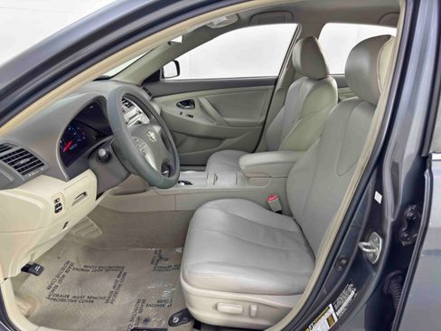 Used 2011 Toyota Camry LE w/ LE Extra-Value Pkg image 13