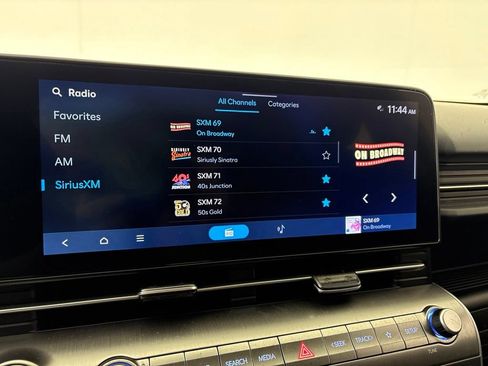 Used 2025 Hyundai Kona SE FWD image 29
