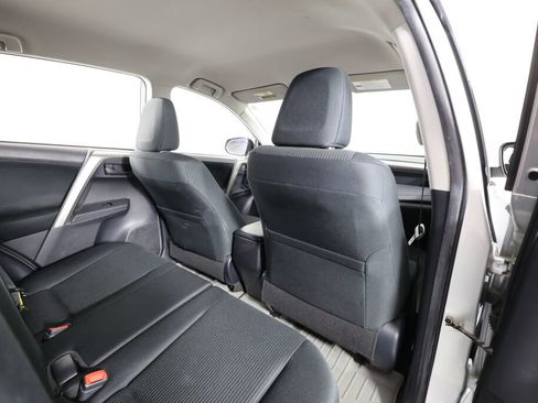 Used 2015 Toyota RAV4 LE AWD/4WD image 20
