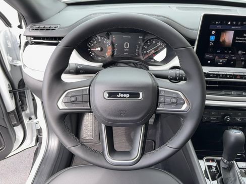 Used 2026 Jeep Compass Limited AWD/4WD image 19