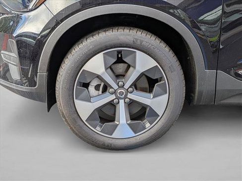 New 2025 Volvo XC40 B5 Core w/ Protection Package Premier image 11