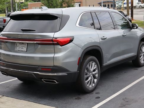 New 2025 Buick Enclave Preferred image 7