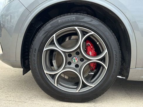Used 2020 Alfa Romeo Stelvio Sport w/ Quick Order Package 22K Sport RWD image 9