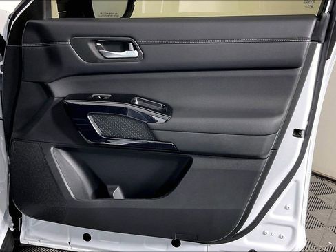 New 2026 Nissan Pathfinder Platinum w/ Cargo Package AWD/4WD image 20