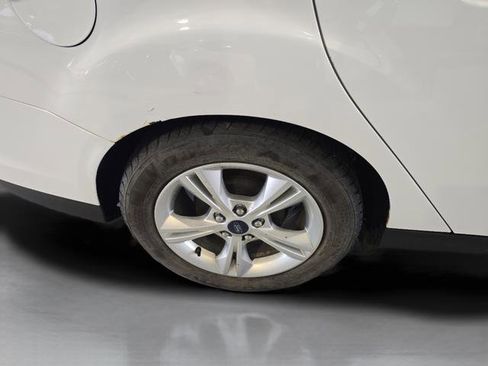 Used 2014 Ford Focus SE w/ SE Winter Package image 21