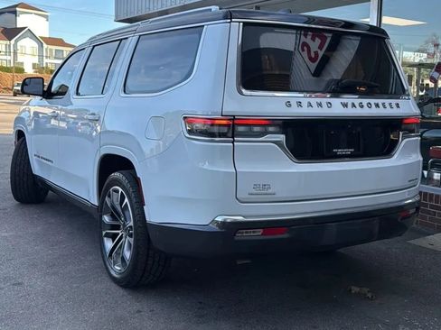Used 2022 Jeep Grand Wagoneer Series III image 2
