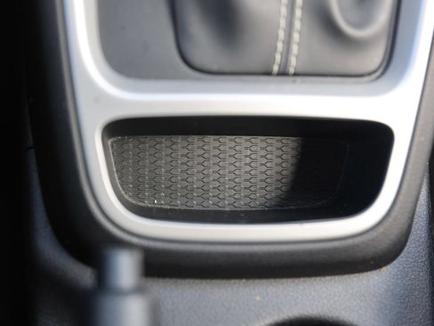 Certified 2023 Hyundai Venue SE FWD image 25