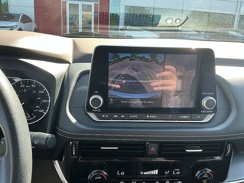 Certified 2021 Nissan Rogue SV AWD/4WD image 17